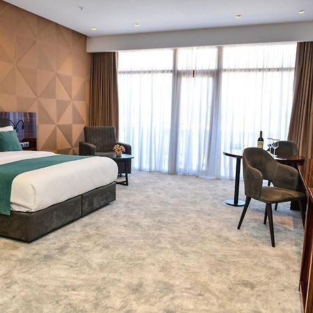 Hotel Monarch Batumi Luaran gambar