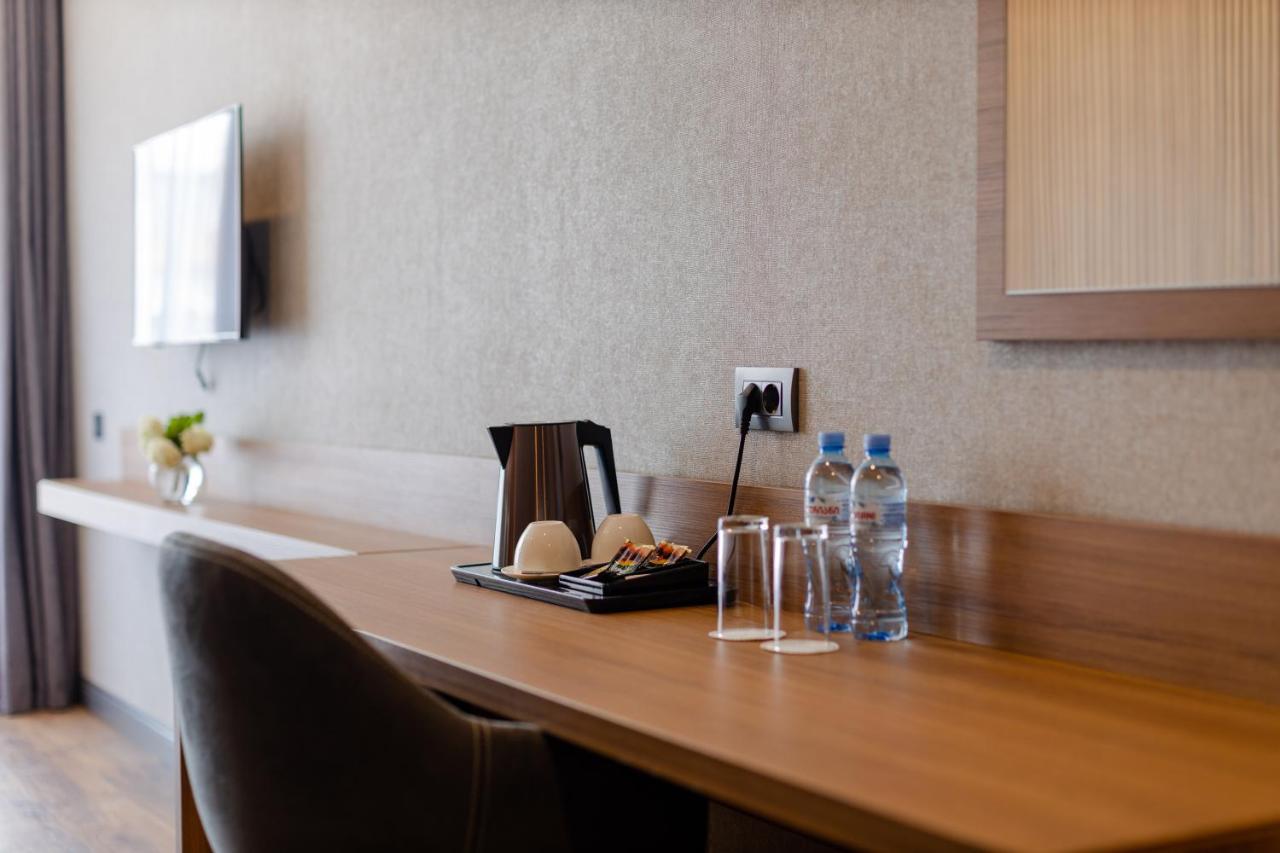 Hotel Monarch Batumi Luaran gambar