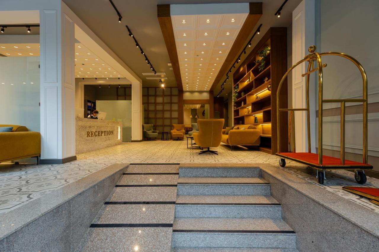 Hotel Monarch Batumi Luaran gambar