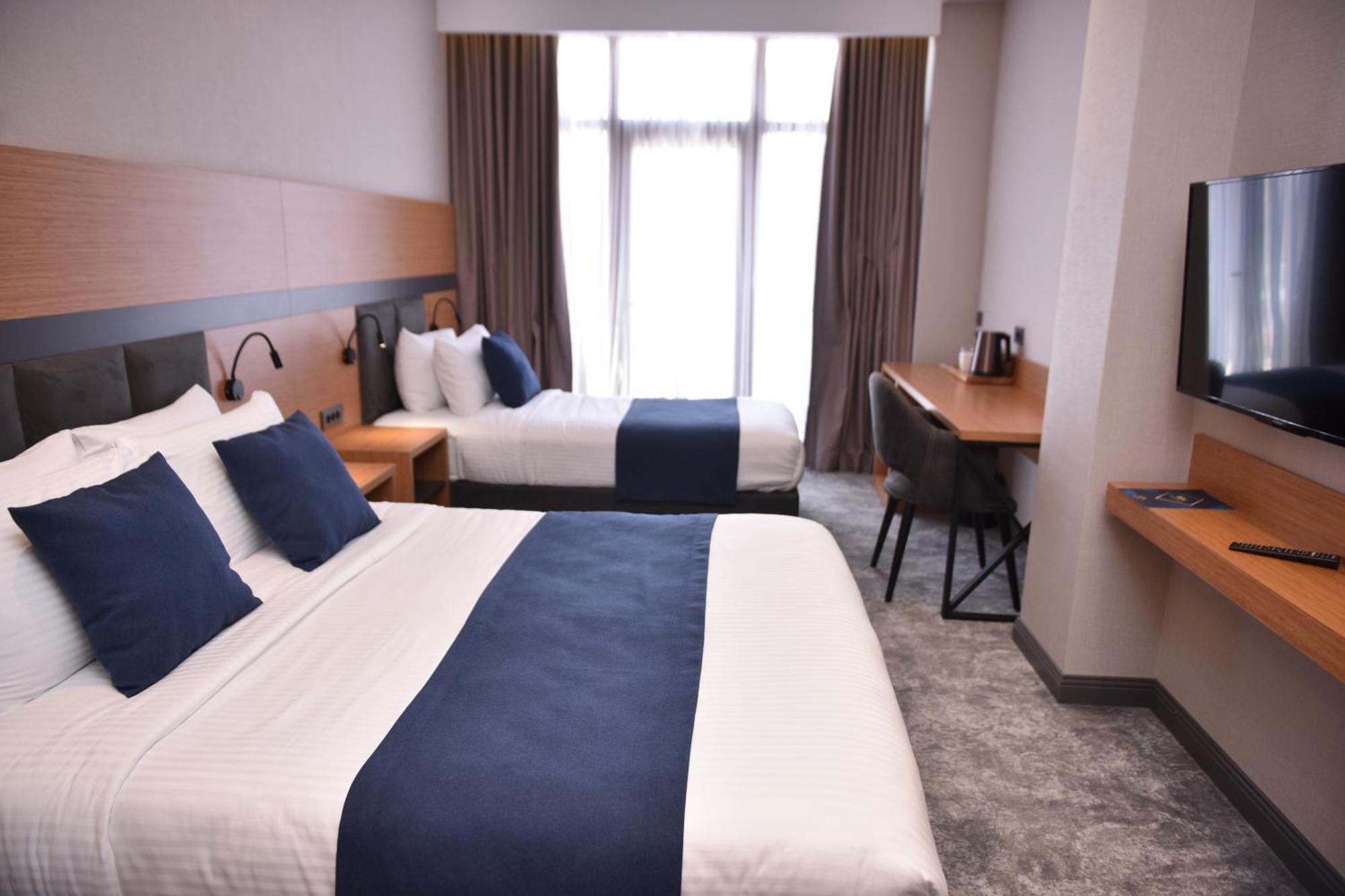 Hotel Monarch Batumi Luaran gambar