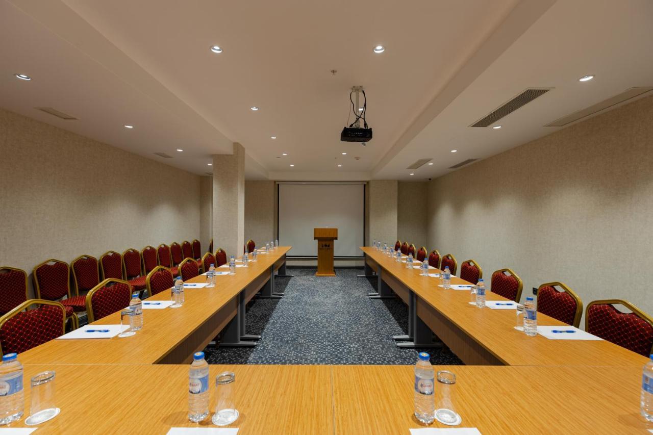 Hotel Monarch Batumi Luaran gambar